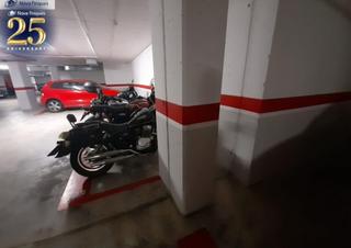 Parking voiture à Poble - Casc Antic. Plaza de parquing para moto en el centro