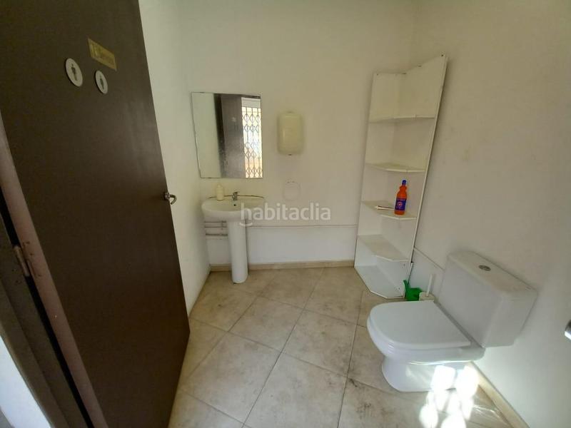 Foto 27f7c4f6-3c15-4e63-938e-c3434be095d7. Local comercial a Eixample - Can Bogunyà Castellar del Vallès