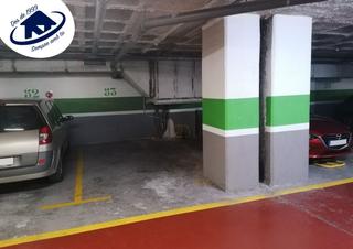 Aparcament cotxe  Avenida francesc macia de. Plaza de parking al lado del parque catalunya