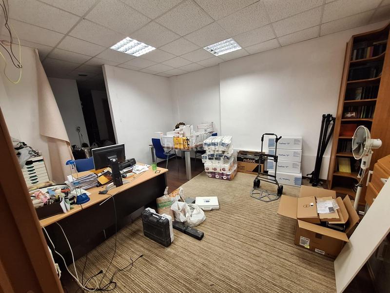 Foto 081caeda-6c5f-48fd-8db8-0adca1f38184. Local comercial a Eixample - Can Bogunyà Castellar del Vallès