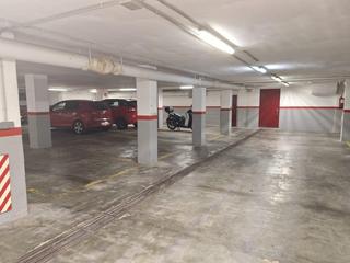 Parking voiture à Ca n'Oriac. Venta de garaje en calle llenguadoc sabadell