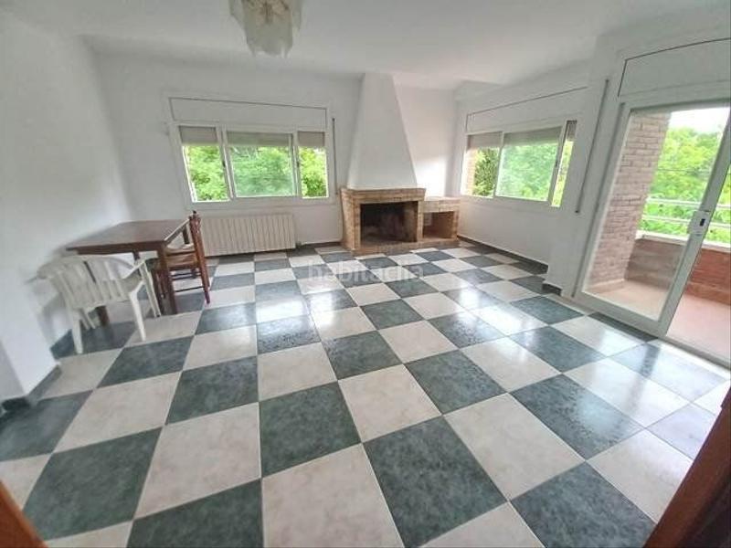 Foto a0b5dab2-9e09-4e2f-a676-088b2f87f0a8. Casa amb calefacció aparcament a Martinica - Ateneu Cerdanyola del Vallès