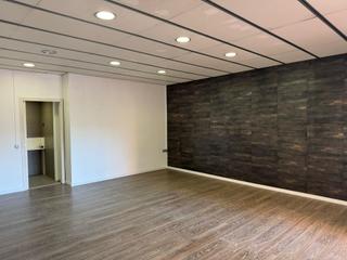 Location Local commercial  Carrer vallirana de. Local en creu alta en alquiler