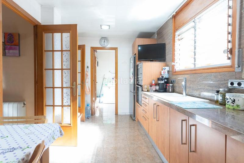 Foto 0e5ff9ce-8bf1-4dda-84ff-40cfc51fd39b. Casa adossada amb calefacció aparcament a Sentmenat