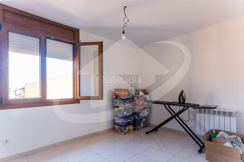 Foto 36984383-6579-4ce2-bd38-2fd66bb9ac7e. Casa adossada amb calefacció aparcament a Sentmenat