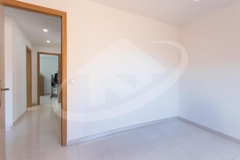 Foto 3a12c026-a622-4b6d-929d-5c7f7ef5371d. Casa adossada amb calefacció aparcament a Sentmenat