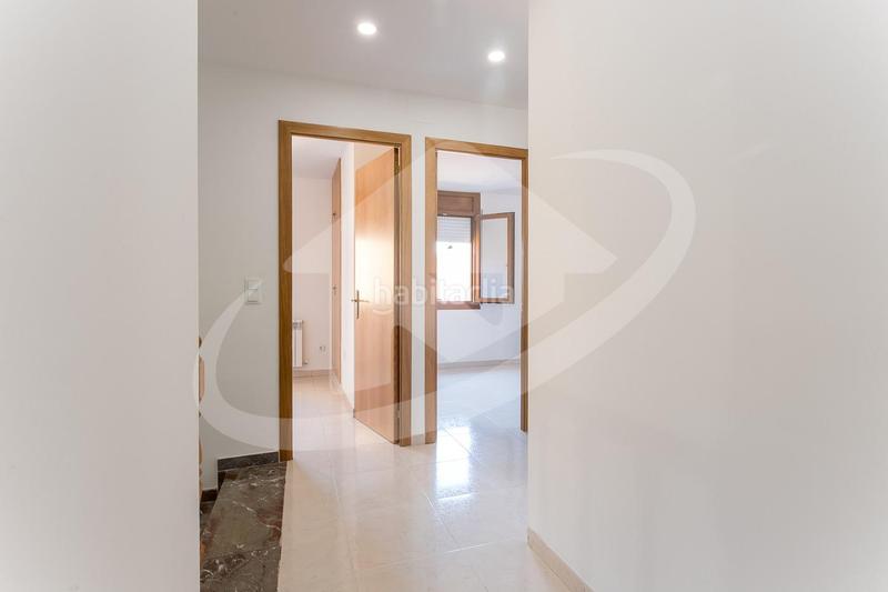 Foto 425d97e9-c486-4740-847b-7aaab2547757. Casa adossada amb calefacció aparcament a Sentmenat