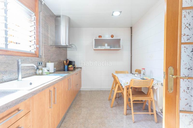 Foto a233648a-6a06-49f5-a51d-e69edd07dc40. Casa adossada amb calefacció aparcament a Sentmenat