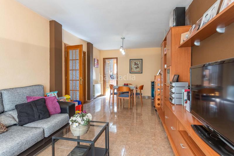 Foto a7590dd6-200c-448f-b81a-d6db14c5bf7b. Casa adossada amb calefacció aparcament a Sentmenat