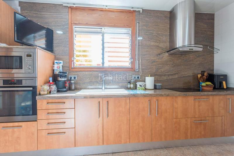 Foto eb3924b9-446a-43c2-964d-38c0a5ecc381. Casa adossada amb calefacció aparcament a Sentmenat