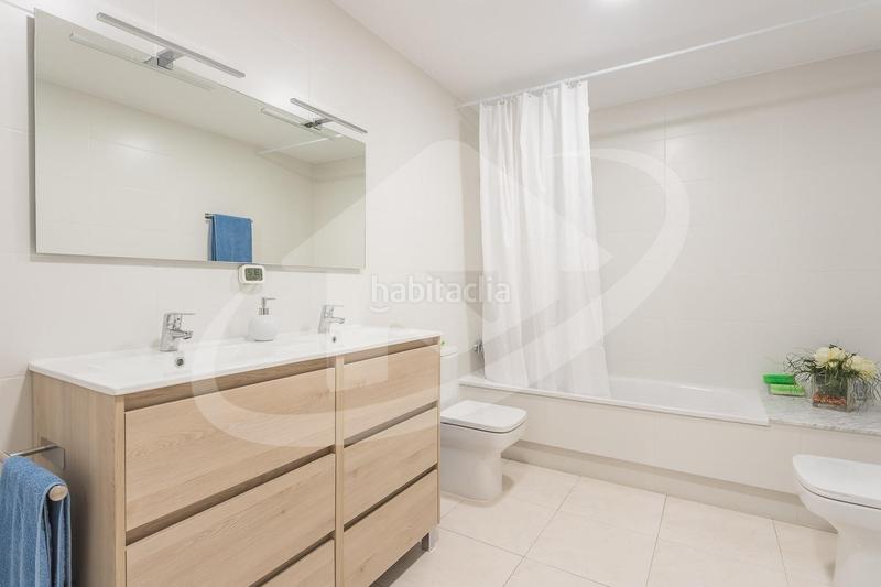 Foto f6c3387d-2b1f-4401-be95-ce8dd4af0847. Casa adossada amb calefacció aparcament a Sentmenat