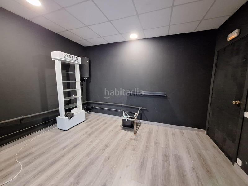 Foto 20853e3b-0197-4d91-a3a3-45fee6e2d23e. Local comercial novafinques pone a la venta este local en Sabadell
