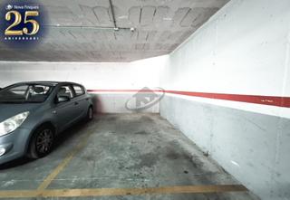 Aparcament cotxe a Yerri. Amplia plaza de aparcamiento con trastero en finca de obra semin