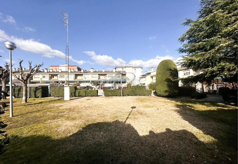 Foto 4e7e7d9c-26b7-45eb-8ddb-f633bc2b700c. Casa amb calefacció aparcament piscina a Can Serra Barberà del Vallès