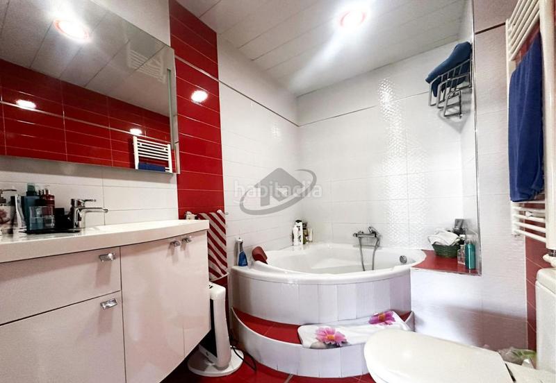 Foto ab063f7d-bb4d-4958-b5fc-c0c6bc6682a6. Casa amb calefacció aparcament piscina a Can Serra Barberà del Vallès