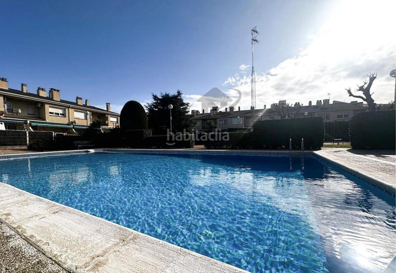 Foto dbd92b95-8926-462d-bb80-3e3dedc1c3af. Casa amb calefacció aparcament piscina a Can Serra Barberà del Vallès