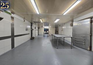 Bâtiment à usage industriel à Sud-Zona Industrial. Oportunidad de  nave en venta