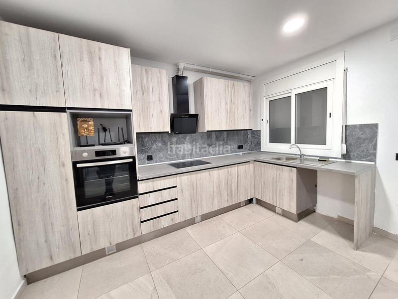 Foto ad1d53ca-5bd1-4b32-93bf-994e8418b6fd. Erdgeschoss mit heizung in Eixample Sabadell