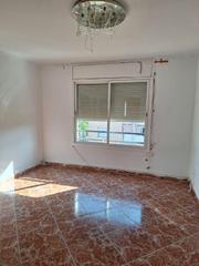 Etagenwohnung in La Plana del Pintor. Acogedor piso en venta en el centro de sabadell, ideal para fami