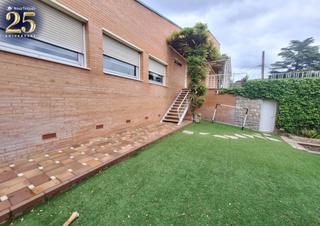 Maison à El Racó-Sant Feliu del Racó. Casa a 4 vientos en centro de sant feliu del racó