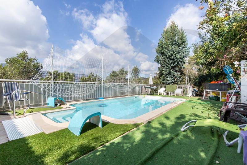 Foto 5cdf5441-2b30-4027-9378-43873c6f8a3a. Masía casa a 4 vientos con piscina en Airesol Castellar del Vallès