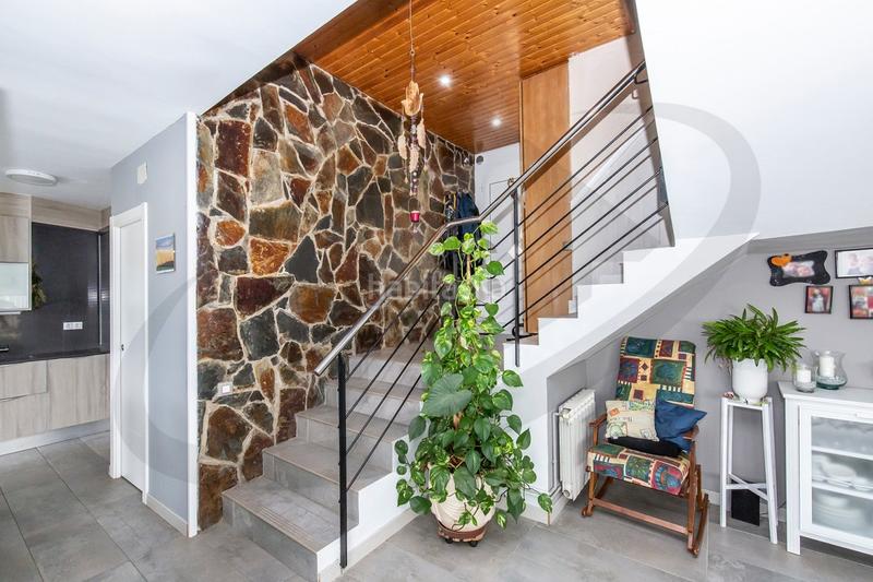 Foto e1877dc2-b1d4-4ec3-86ae-6e438bb7e298. Masía casa a 4 vientos con piscina en Airesol Castellar del Vallès