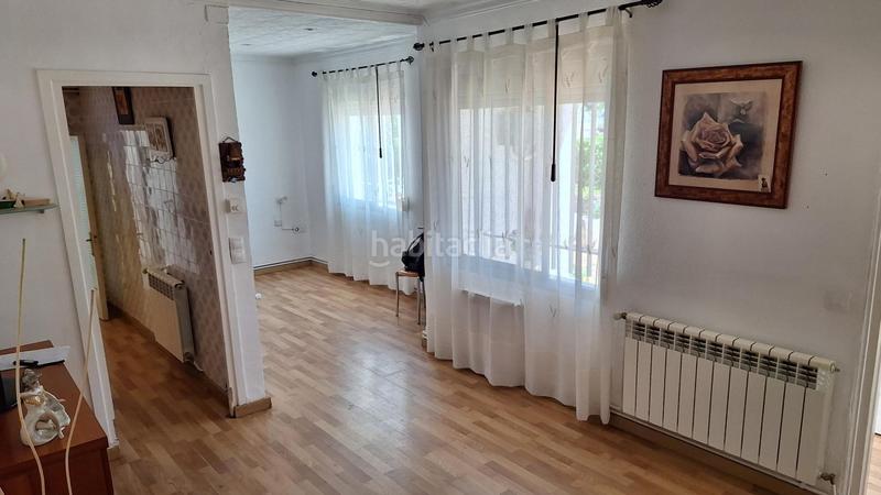 Foto c8dc6421-4b88-4218-8d05-fb631294ab0a. Casa descubre tu nueva casa en las casas de garcía! en Sabadell