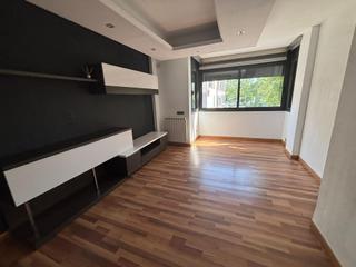 Pis a Serra d'en Camaró. Piso seminuevo con terraza