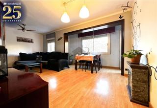 Appartement à Barri Antic. Vivienda con ascensor y balcón