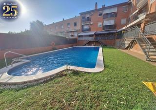 Duplex à Espai Tolra - Els Pedrissos - Can Carner. Duplex con piscina comunitaria