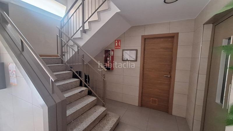 Foto 74d749ef-00ee-4807-ae7b-54aa42ccbb82. Piso propiedad que cuenta con ascensor y área comunitaria. en Sabadell