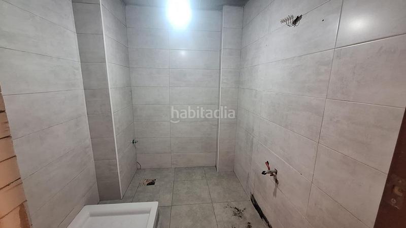 Foto e1a806e7-8ce3-4b86-9089-f4e4f3d757fa. Piso propiedad que cuenta con ascensor y área comunitaria. en Sabadell