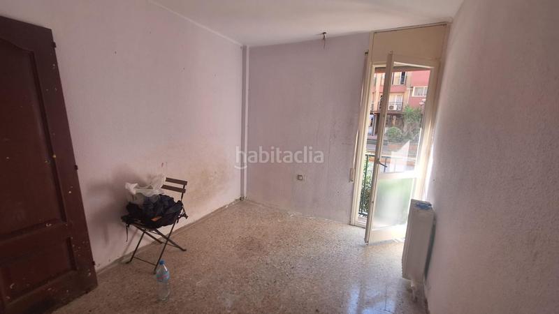 Foto f64f2227-ca1f-4510-9af2-869d3330aacd. Piso propiedad que cuenta con ascensor y área comunitaria. en Sabadell
