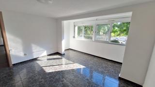 Etagenwohnung  Polgono dels merinals. Piso reformado para entrar a vivir,jto, can gambus, y campo de f