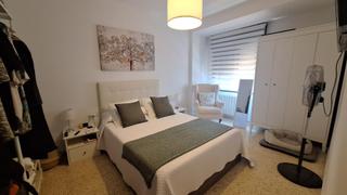 Etagenwohnung in Eixample. Amplia vivienda con ascensor