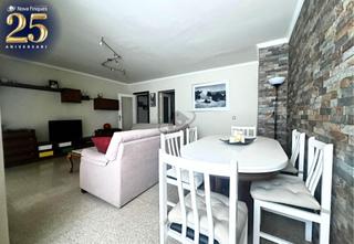 Pis a Catalunya - Fontetes. Amplia y cntrica vivienda  con ascensor y balcn.