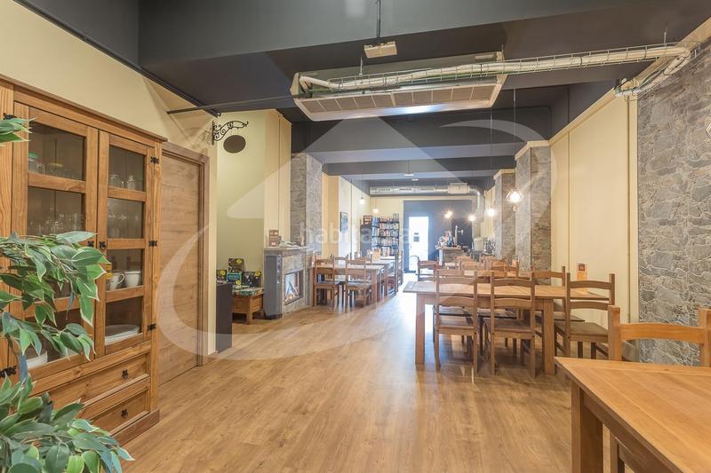 Foto aa16752d-4559-4586-8cf9-adda830346b5. Traspaso local comercial traspaso barcafetería en eix macià en Sabadell