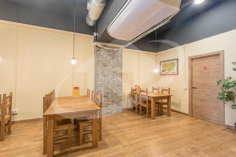 Foto f582b08d-7d2f-4cdd-a023-6ccbd1bbcf36. Alquiler local comercial traspaso barcafetería en eix macià en Sabadell