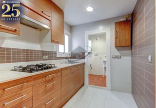 Etagenwohnung in Gràcia. Amplia y soleada vivienda totalmente reformada en can feu