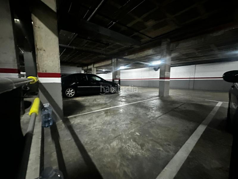 Foto 5a5366bf-de8a-4666-8aeb-5dbe7f56fb8e. Parking voiture dans Centre-Eixample-Can Llobet Barberà del Vallès