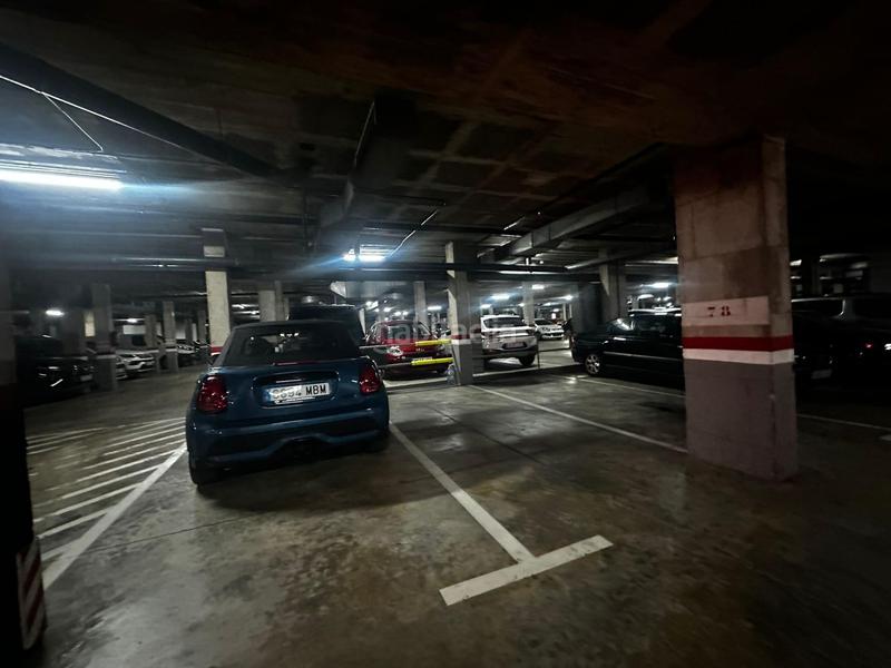 Foto 65f06084-aedf-420d-b85a-14aef9e12f7b. Parking voiture dans Centre-Eixample-Can Llobet Barberà del Vallès