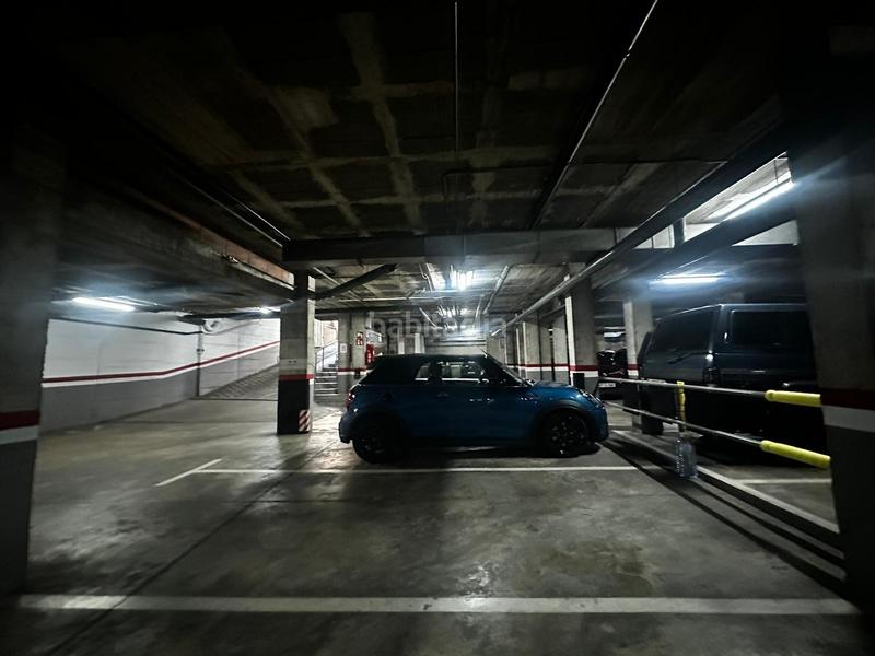 Foto 7fd46d6d-d74b-47cb-a278-475e09f89117. Parking voiture dans Centre-Eixample-Can Llobet Barberà del Vallès