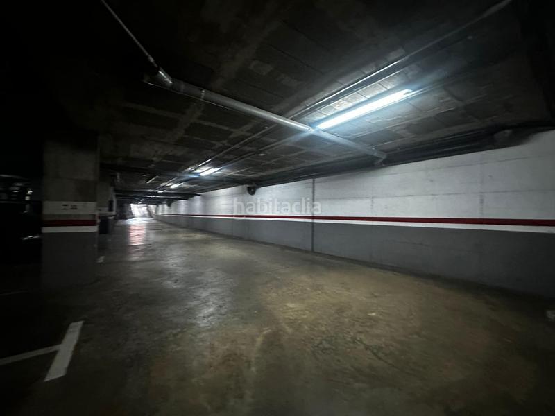 Foto aab0d28d-e33f-4b74-ae0e-0355b8b60729. Parking voiture dans Centre-Eixample-Can Llobet Barberà del Vallès