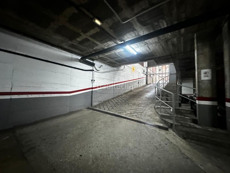 Foto e3ef5066-3c05-4992-a2e6-d1b812de5474. Parking voiture dans Centre-Eixample-Can Llobet Barberà del Vallès