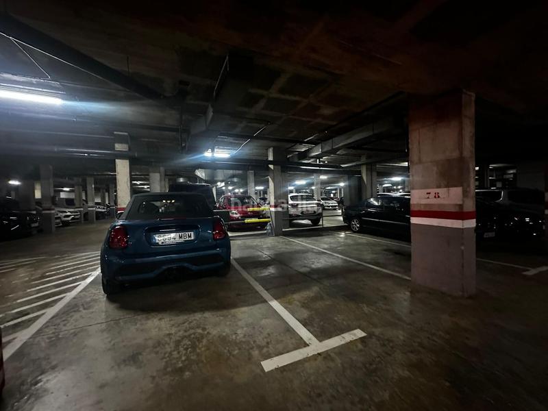 Foto efcd10f5-ea23-4ad2-9470-cb09ba637215. Parking voiture dans Centre-Eixample-Can Llobet Barberà del Vallès