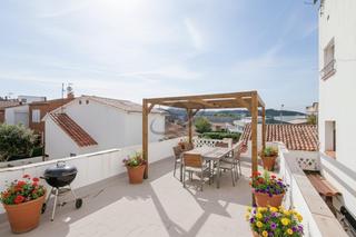 Casa a Sant Ramn. Casa a tres vientos con terraza y local a cuatro vientos con uso