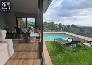 Casa a Can Font-Ca n'Avellaneda. Chalet de lujo a 4 vientos con piscina salina y vistas panorámic