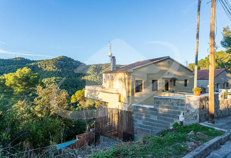 Foto c90c4e07-acb0-4424-8e3f-da03a8f36906. Casa con riscaldamento piscina in Airesol Castellar del Vallès