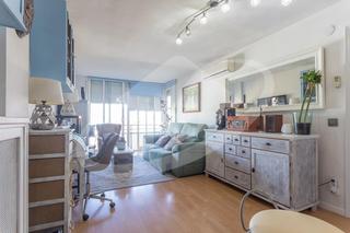 Flat  Calle de sant salvador. Piso en cerdanyola del vallés muy luminoso en zona centro