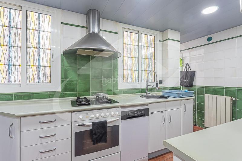 Foto d815f3c1-18dc-4a00-be89-28d018a1f40a. Piso  muy luminoso en zona centro en cerdanyola del vallés en Cerdanyola del Vallès